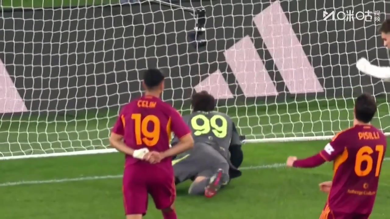 切利克头球解围不远，博加禁区内直接打门得手！