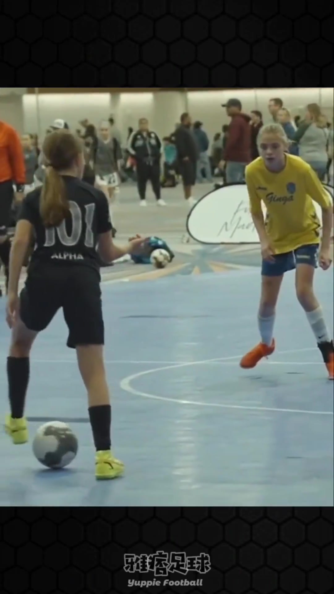 【球迷看点】球场气质从小就练成了！此女以后必成大器！