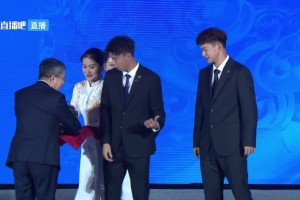 03月02日 2025中国金球奖颁奖典礼 中国金球vs颁奖 片段