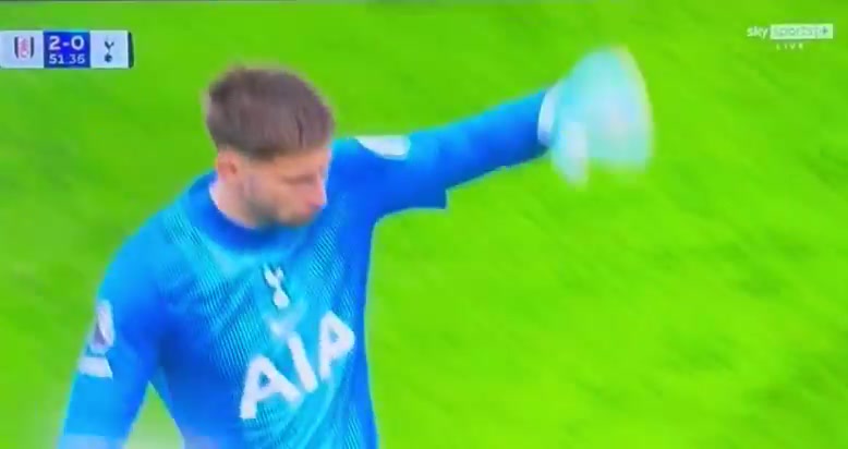 【推荐视频】引来外网热议！维卡里奥这脚法什么水平？