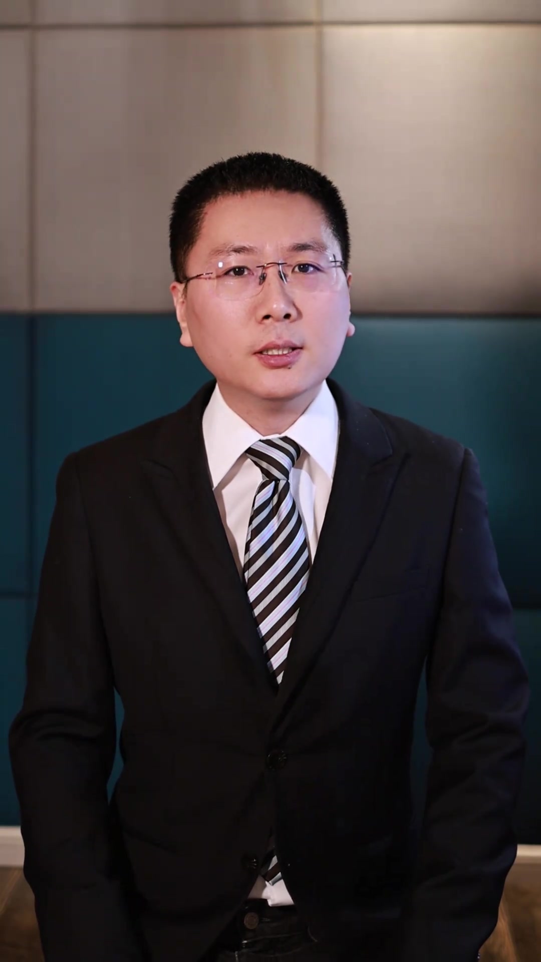 [湖人]诗朗诵《乐邦詹士之歌》，这哥们是怎么做到不笑的