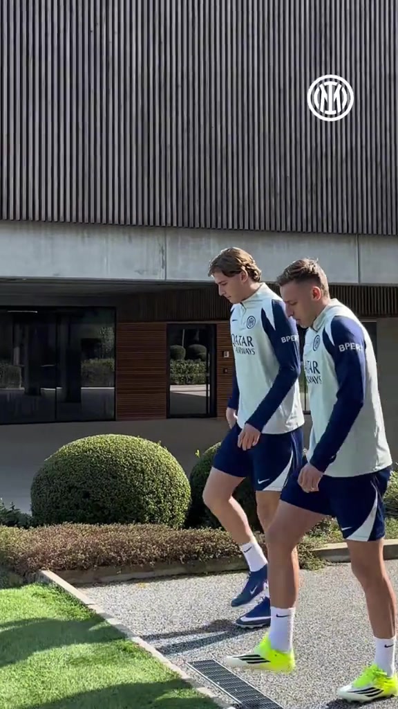 意甲领先优势巨大，国米众将训练场表情轻松