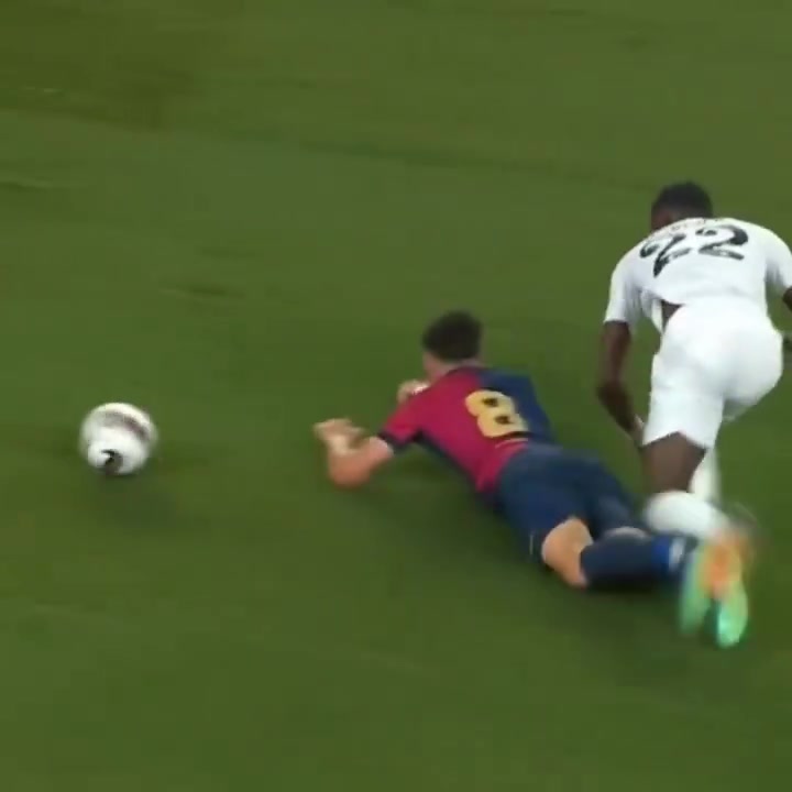 都故意的?国外博主整理吕迪格附加小动作集锦