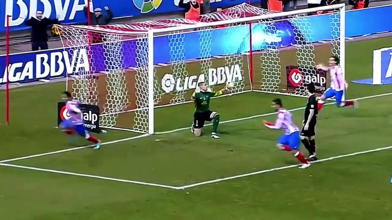 [马德里竞技]猛虎下山！法尔考马德里竞技十佳球！