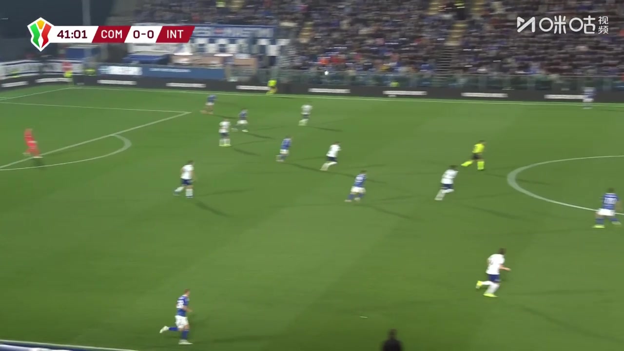 国米门前风声鹤唳！沃伊沃达扣倒阿切尔比射门擦柱而出！