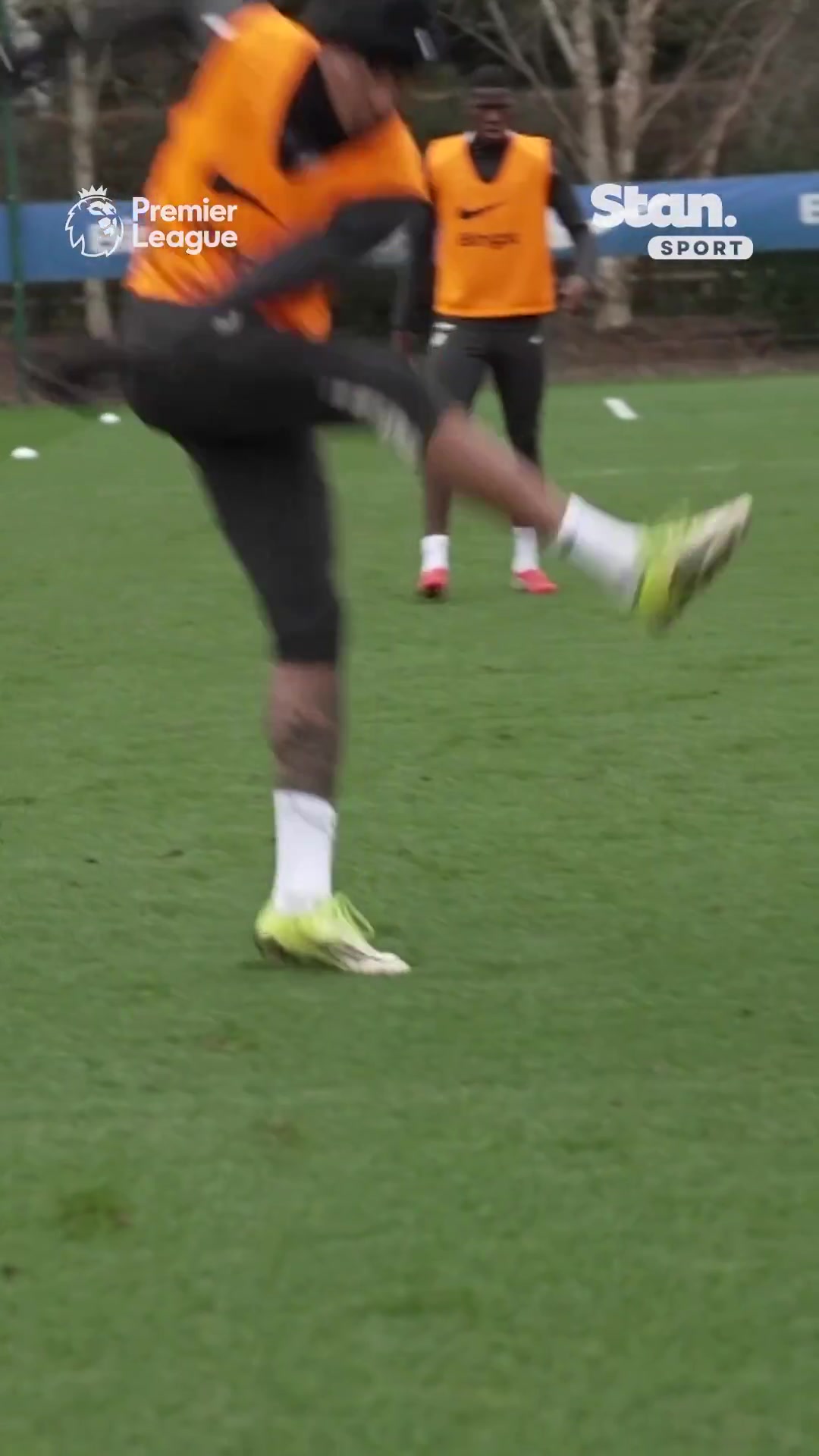 [推荐视频]凯塞多放你走只是因为你是他的队友，而佩德罗还对着人家庆祝