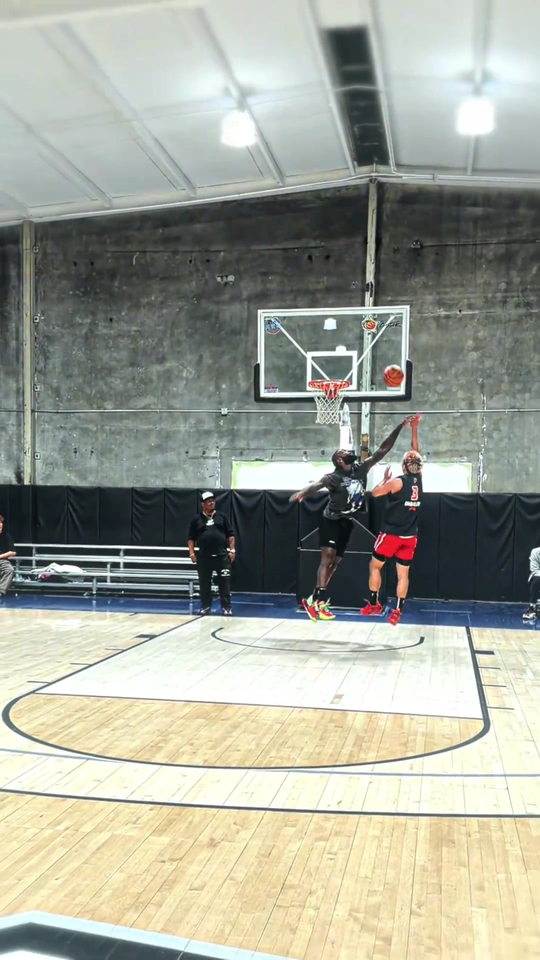 给中国野球手长脸！美媒：中国小哥打爆史蒂芬森，奥胖转发该视频