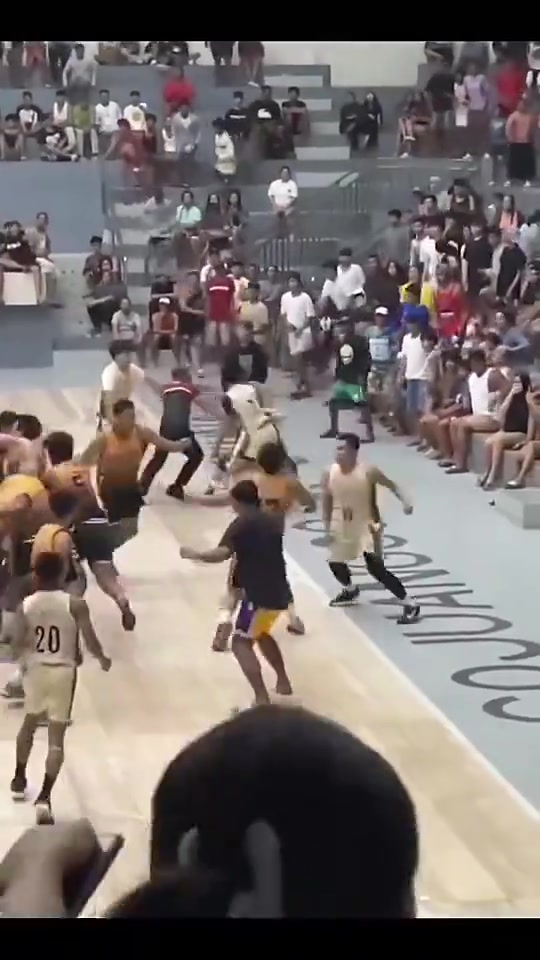 【你怎么看？】不知道球打的咋样，这拳头都是抡圆打出来的