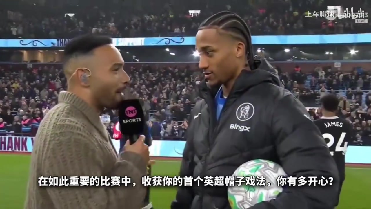 佩德罗：很高兴上演第一个帽子戏法，所以跳了段桑巴！