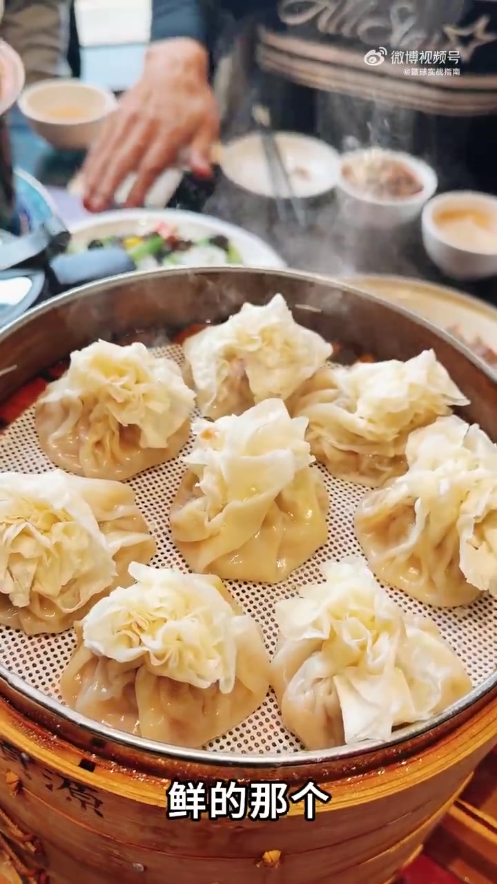 [推荐视频]巴特尔请刘玉栋吃早饭，这菜真有点硬啊！