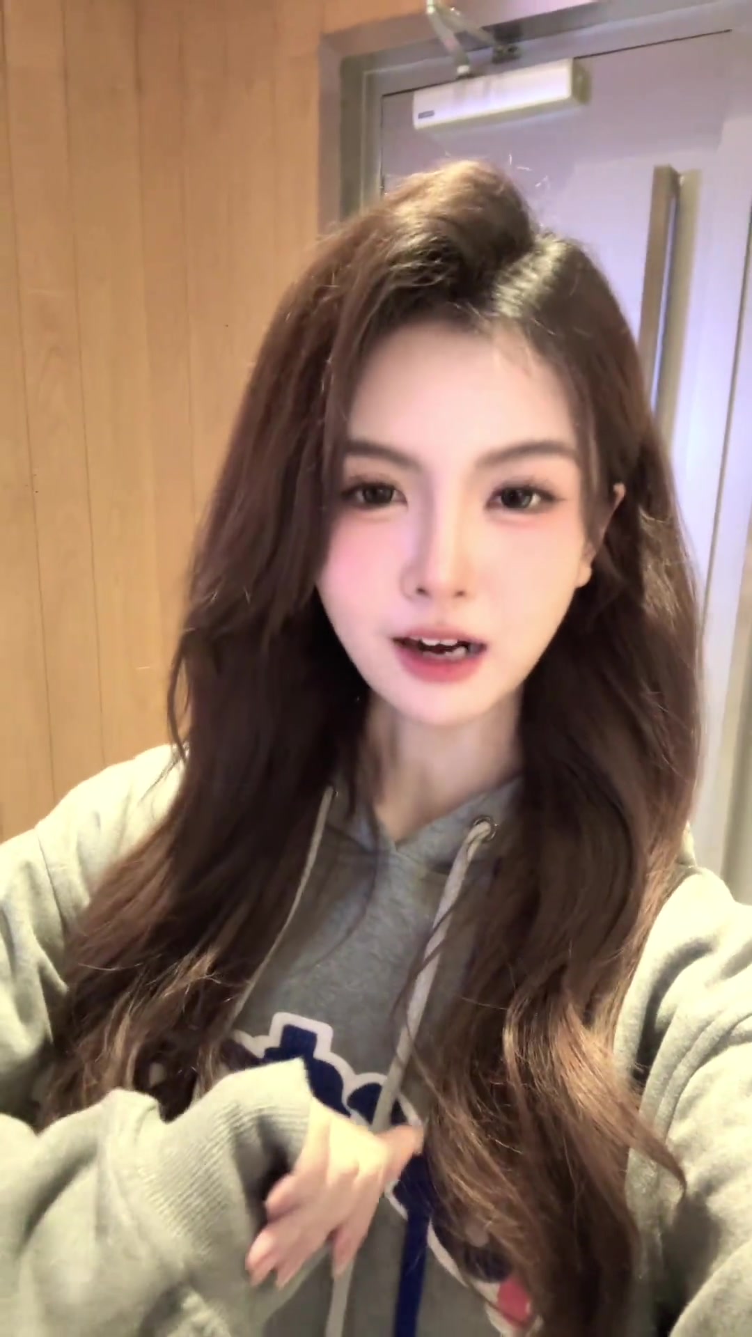 【勇士】明日火勇大战！吧友们快来帮“炼炼”选一下明天上班的发