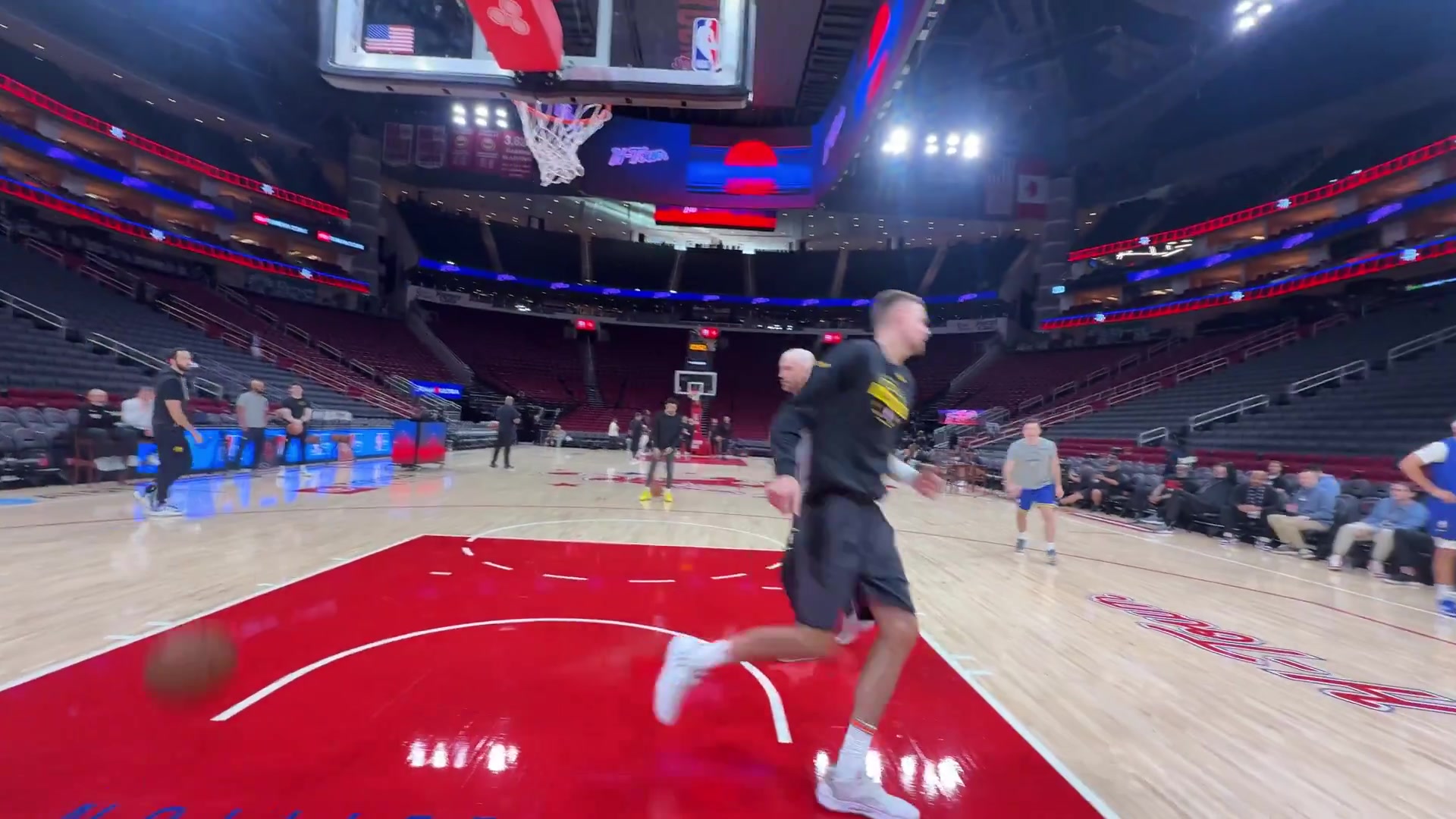 能投能扣！看波津这热身状态，感觉离复出不远了呀！