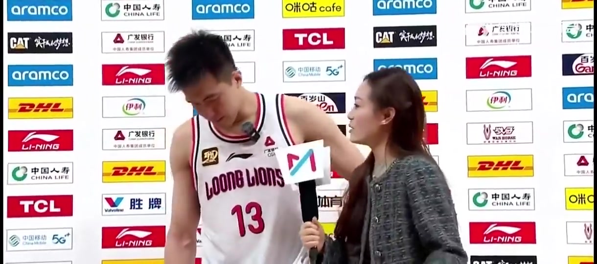 这该死的伤病！郭艾伦此前：有人说我打不了篮球了！要退役了！