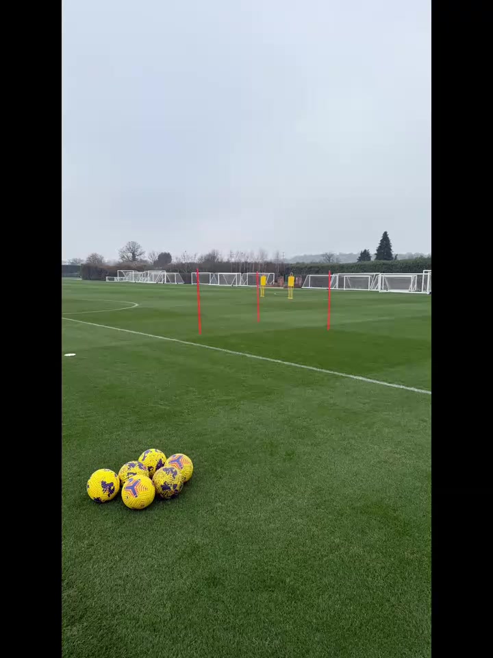 【推荐】还能重返赛场吗？阿里在恩菲尔德区展开个人训练！