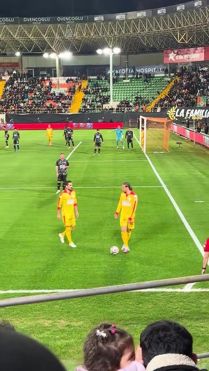 【视频】曾经的曼城双子星，如今并肩土耳其