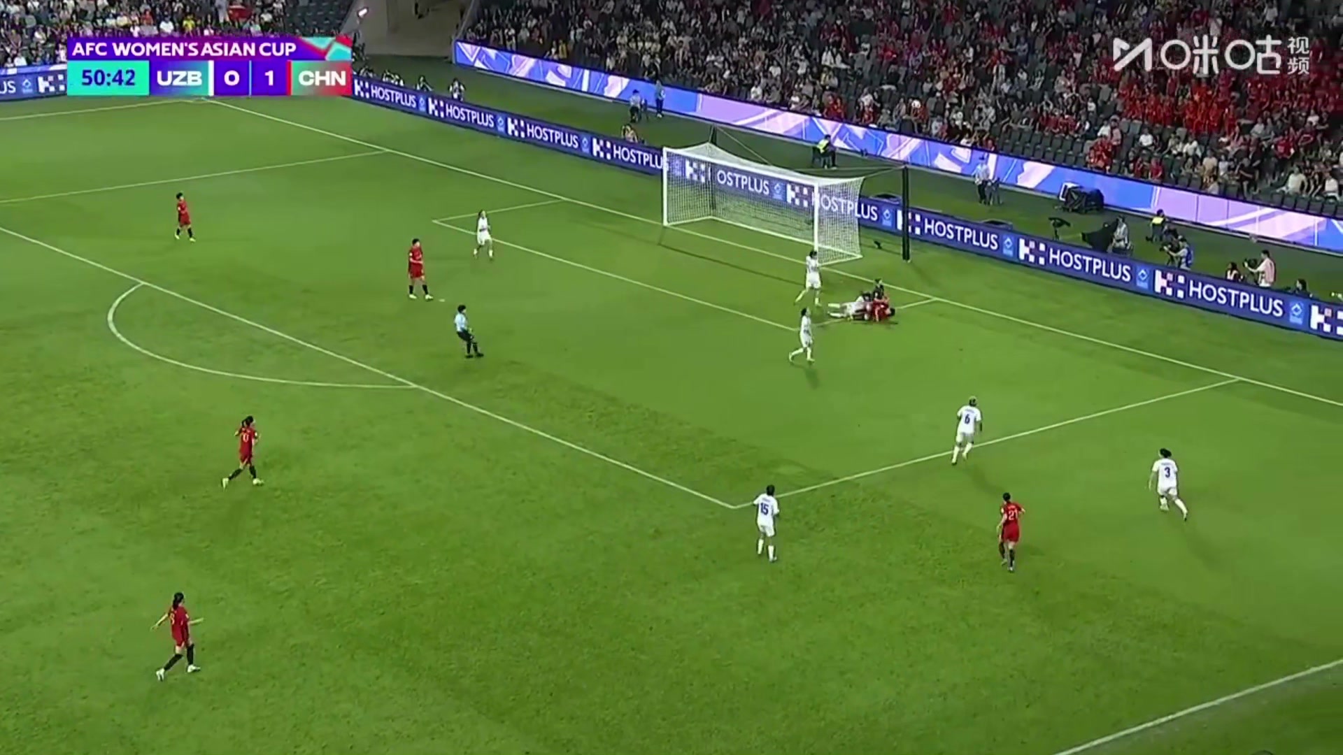 再下一城！李晴瞳禁区外打空门得手，中国女足2-0领先乌兹别克