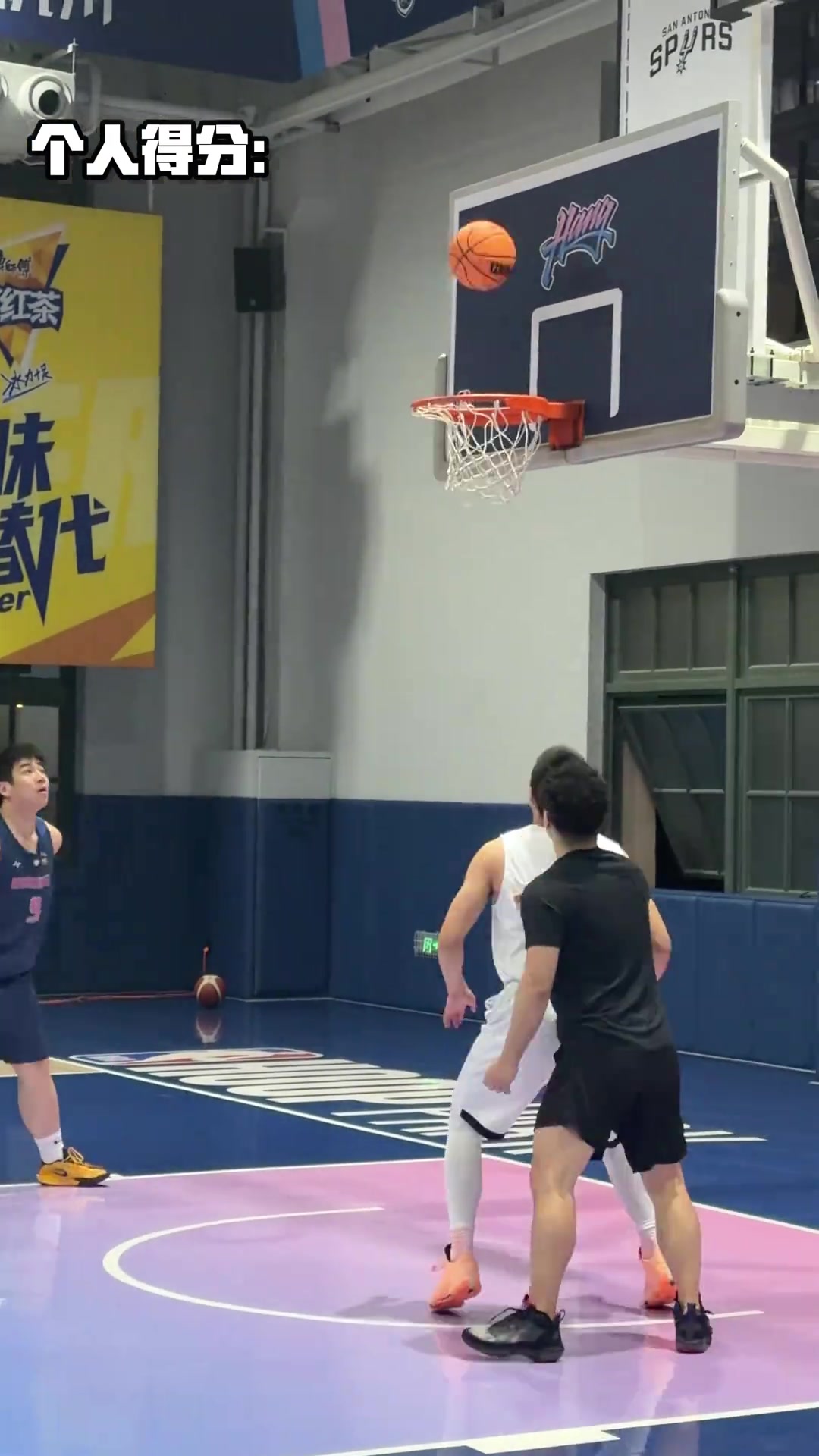 【集锦】手感热了库里来了也得让一让？打篮球女生全场实战爆砍5