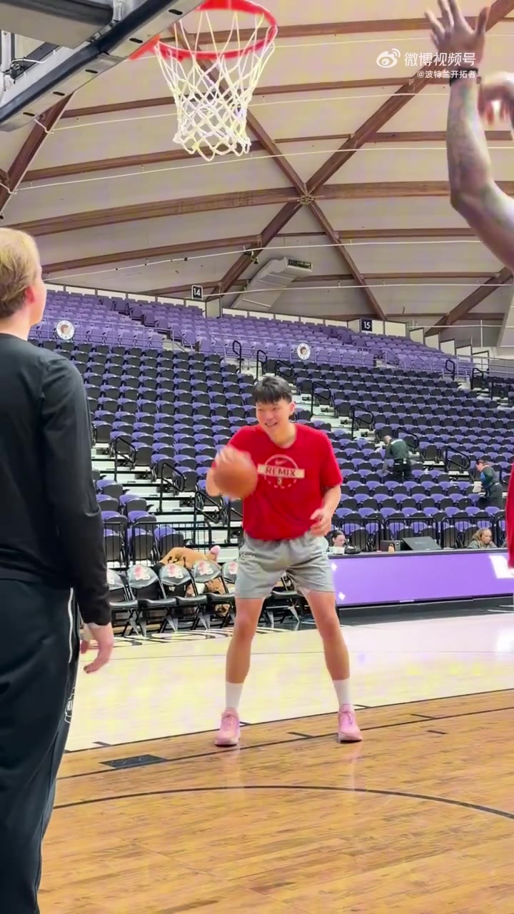 [瞬间剪辑视频]今天将会出战G联盟⚽！杨瀚森赛前热身