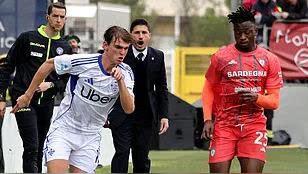 意甲-S·埃斯波西托破门难救主达库尼亚建功 科莫客场2-1卡利亚里