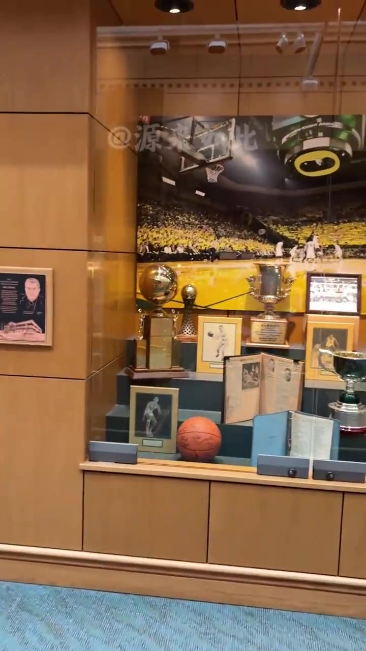 【推荐】会成为队友吗？张博源访问林葳所在的俄勒冈大学，并拍摄定妆照