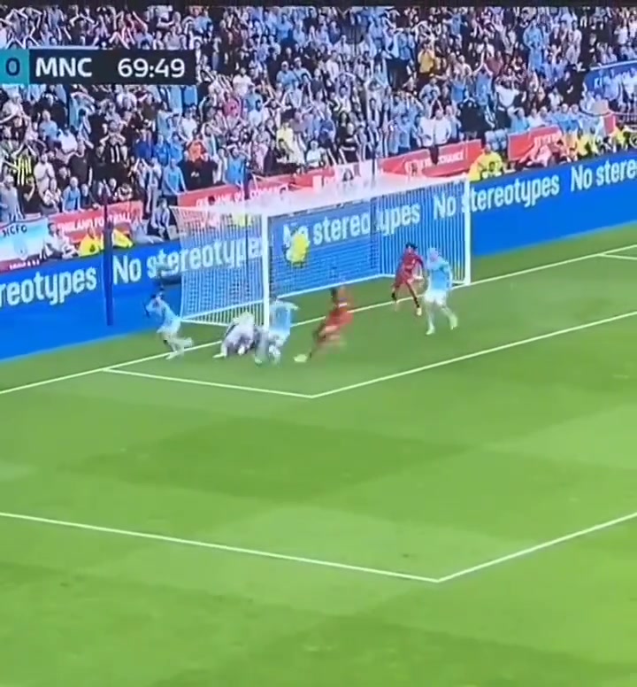 【今日视频】外国球迷：人们批评阿诺德对塞尔塔防守糟糕，看他在