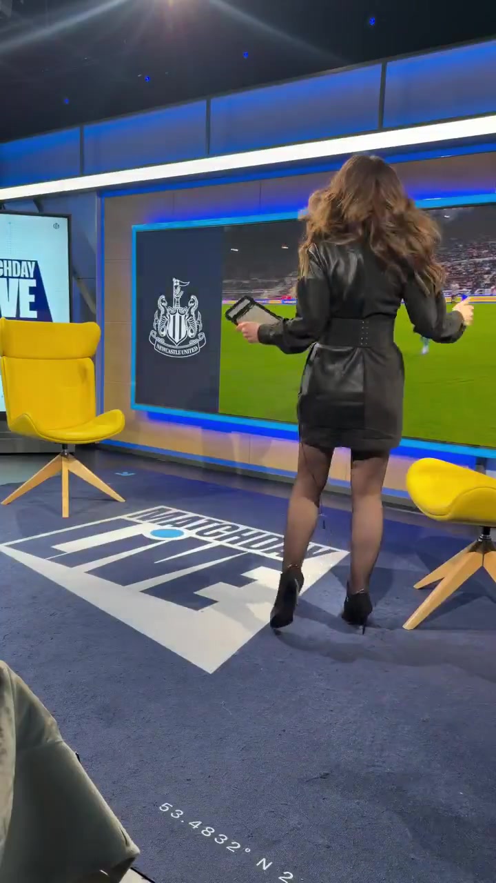 【推荐】魔性的笑声！曼城女主持激动庆祝进球时刻