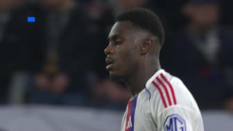 法甲-穆涅西破门托利索点射绝平 里昂1-1巴黎FC