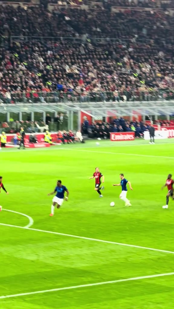 【今日冲击镜头】这球可惜！实拍：姆希塔良长驱直入撕开✌️米兰