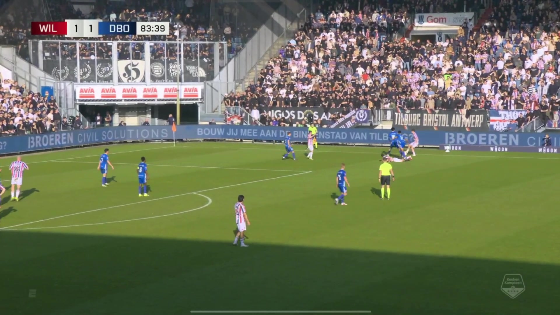 [球迷看点]遭种族歧视！！留洋小将王博豪遭到球迷拉眼角歧视并被竖中指！