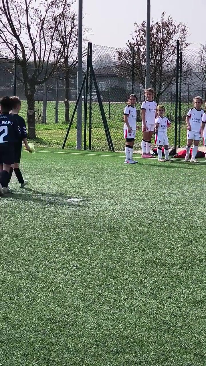 【今日爆点视频】未来巨星就藏在其中？AC米兰的女足小将们！