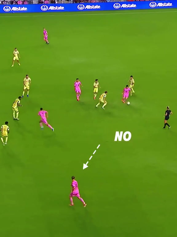 [精彩镜头]上❕帝视角！梅西的传球让人琢磨不透