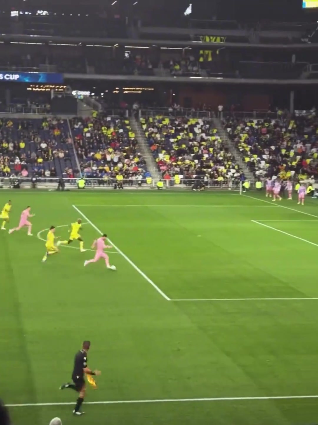 [高能时刻]差点啊！梅西今天比赛距离900球最近的机会