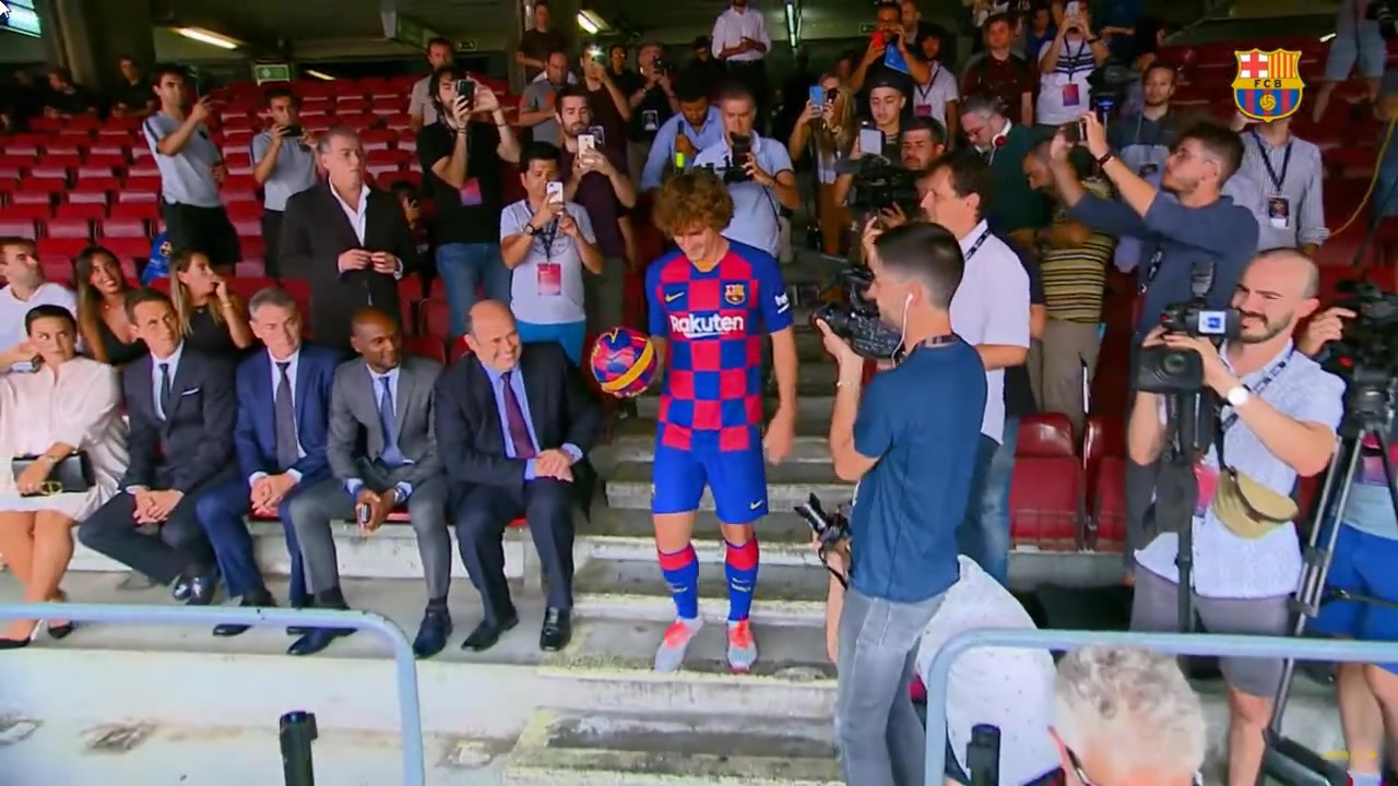 【攻防剪辑】也算是第一场球了！名场面：格里兹曼在巴萨的亮相仪