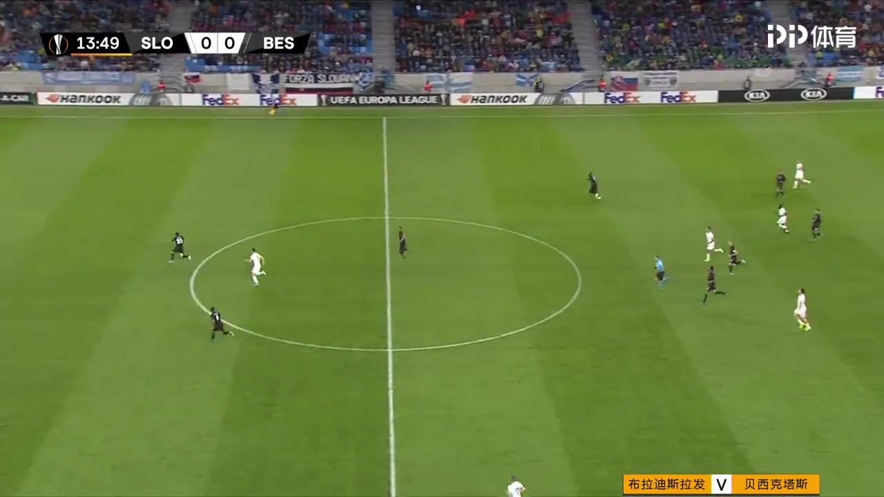 【精彩剪辑】想到他了吗？名场面：卡里乌斯撞翻自家后卫送对手空