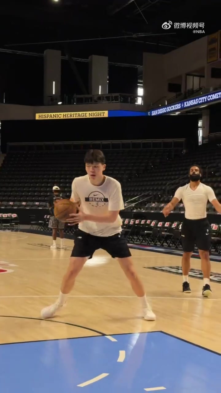 【篮球】上一场高效砍31分8板3助杨瀚森热身练习各角度终结！