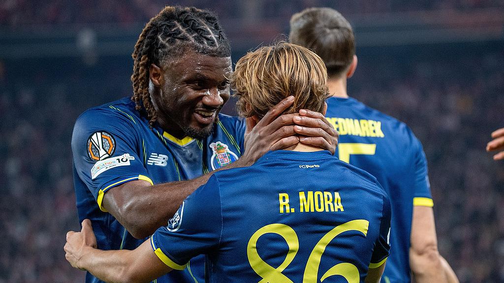 欧联-墨菲&莫拉建功昂达夫破门难救主 斯图加特1-2波尔图