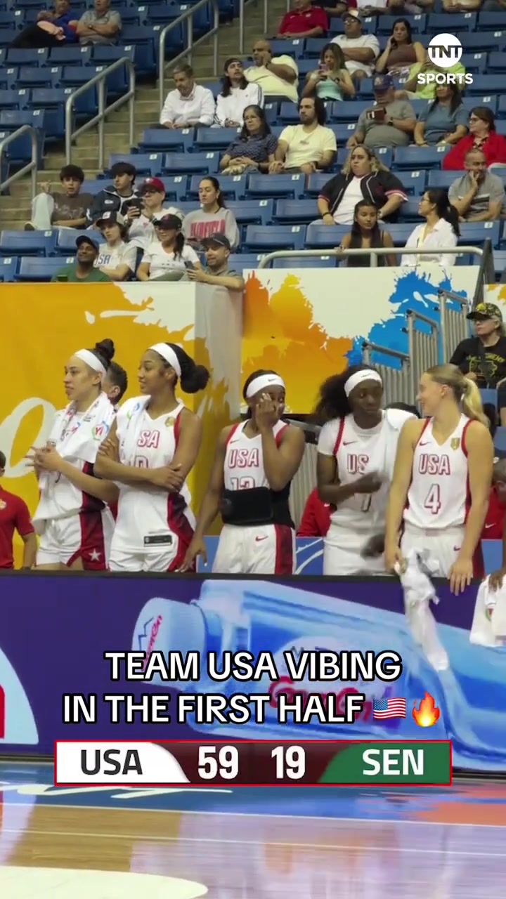 【精彩剪辑】太猛了～美国女篮半场就打花塞内加尔了