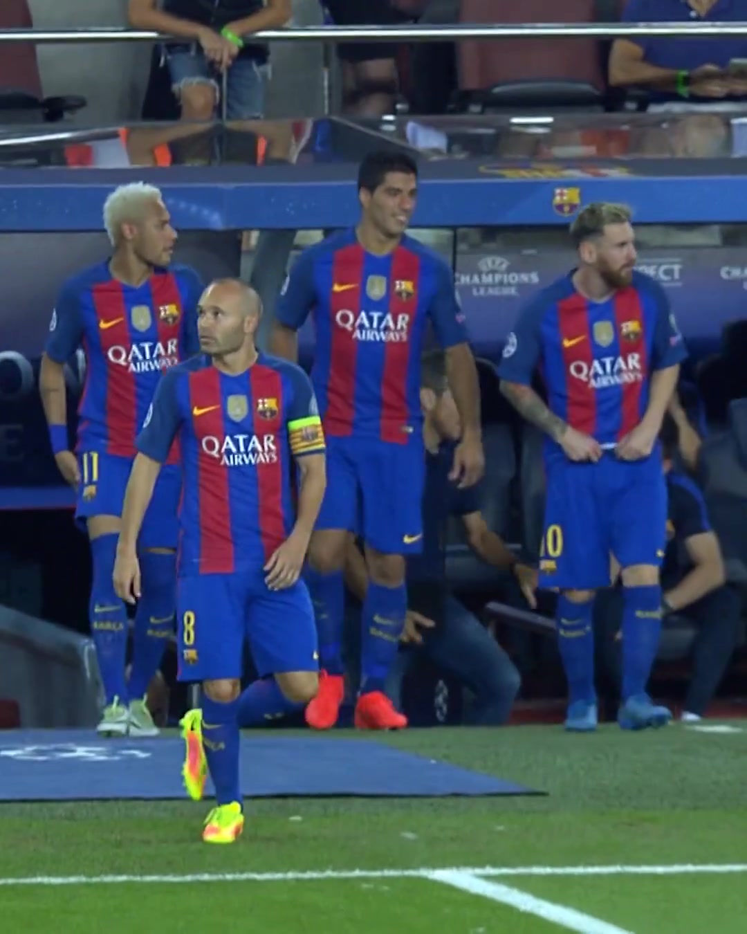 [足球]这就是MSN巴萨的压迫感！哪怕只是站在场边，也让对手胆寒！