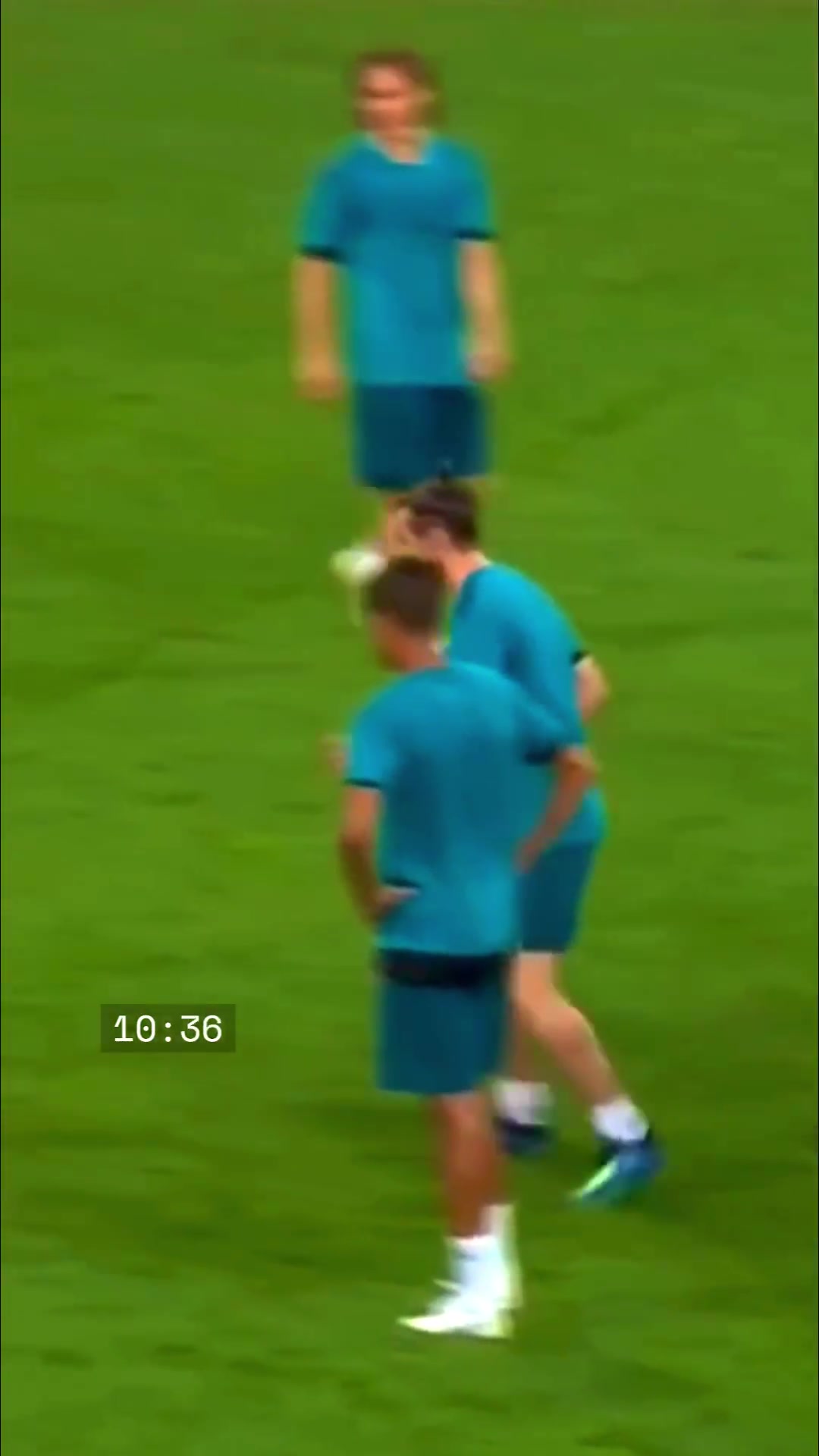 【莫德里奇】恐怖的阵容！世界名画：皇马C罗射门时的众生相！