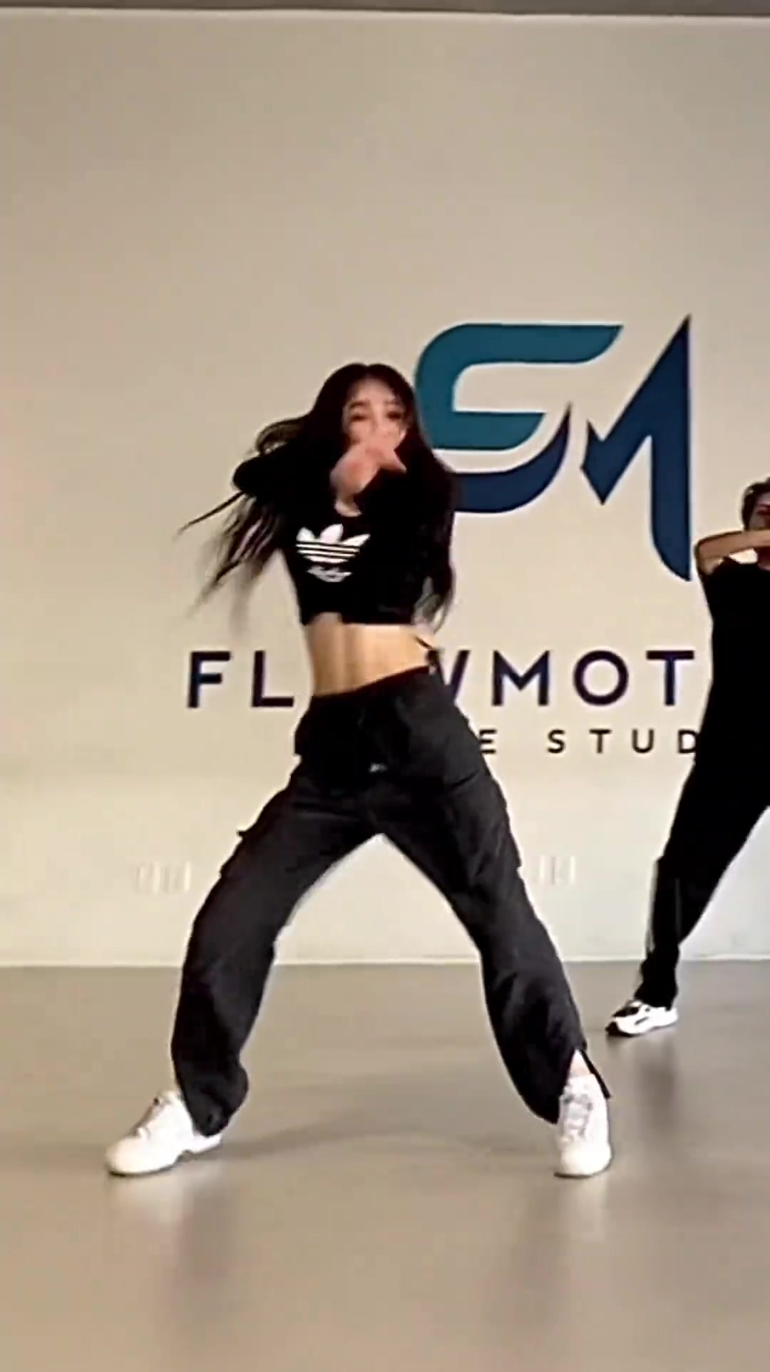 【高能时刻】太棒啦！周⬇️姐下次去现场采访都能在暂停时客串一下啦啦队