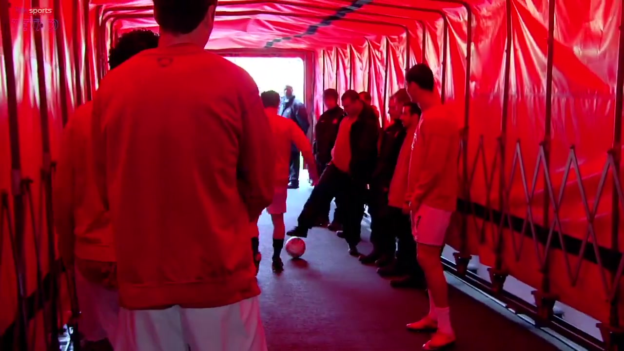 【战术分析视频】曼联时❗期的小小罗：球员通道内随手拈来的顶级