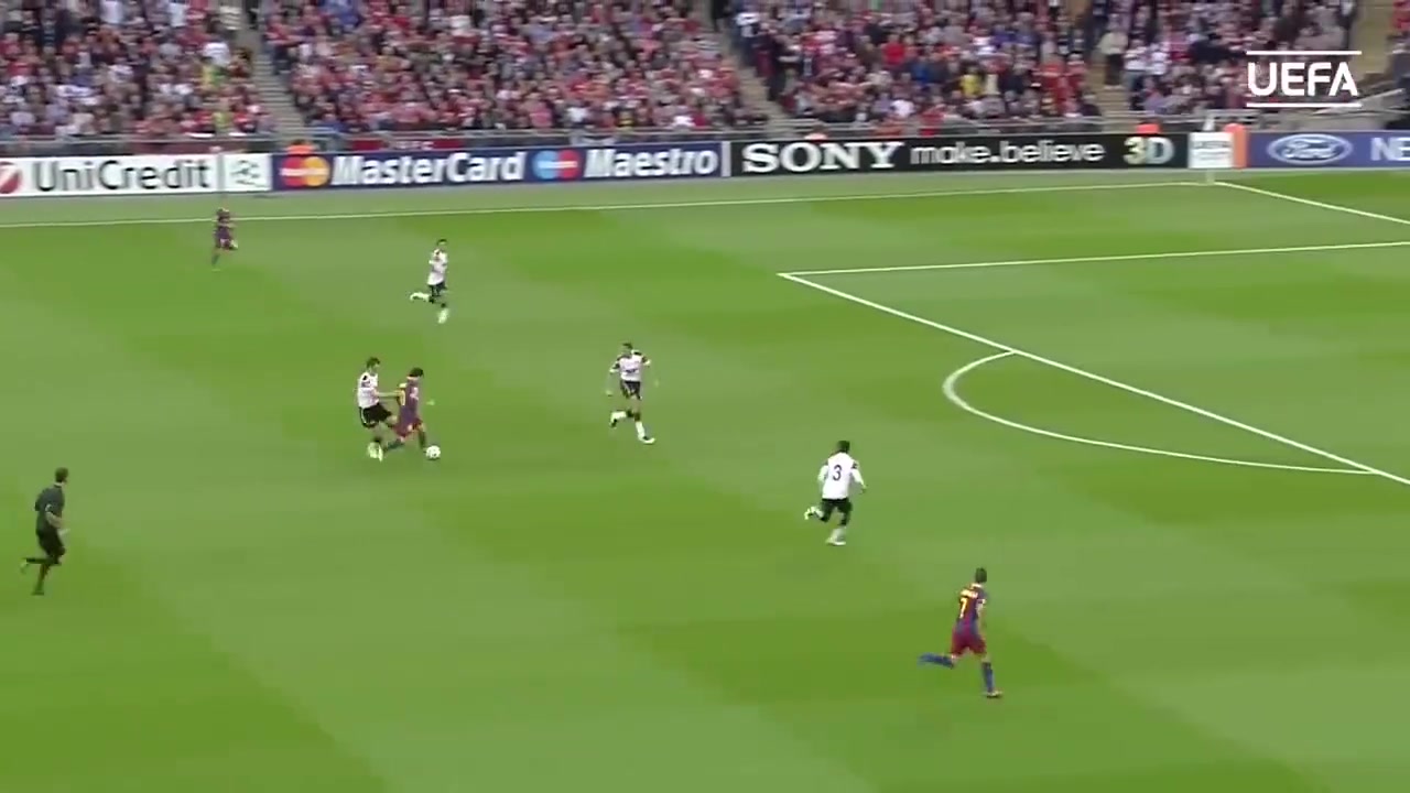 【进攻精彩片段】统治级！梅西11年欧冠决赛的个人表演！无处不