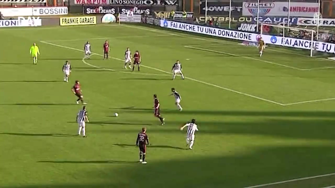 【今日赛事剪辑】来自皮尔洛的精彩直塞！回顾因扎吉生涯300球