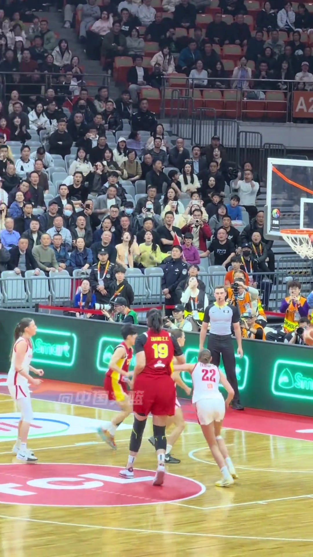[中国女篮]杨舒予打球这么英姿飒爽 得捕获多少小迷妹啊
