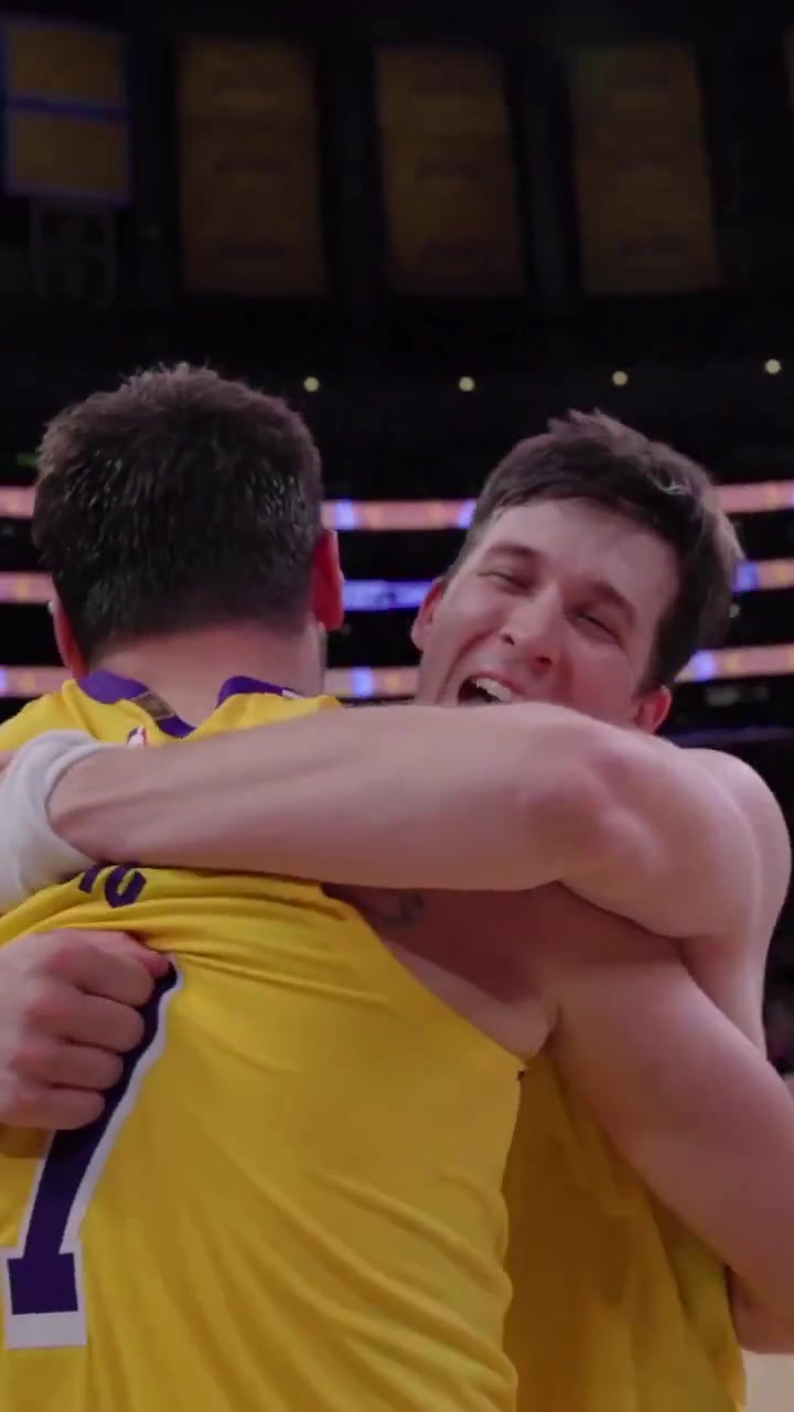 【视频/集锦】这是爱情的样子？昨天力克掘金后，东契奇与里夫斯