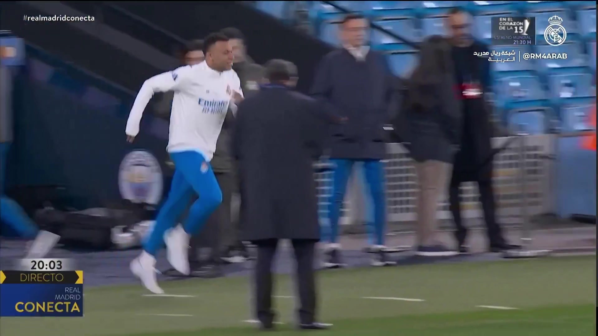 [热点视频]期待回归！当阿韦洛亚看到巴佩跑进训练场时，笑容藏