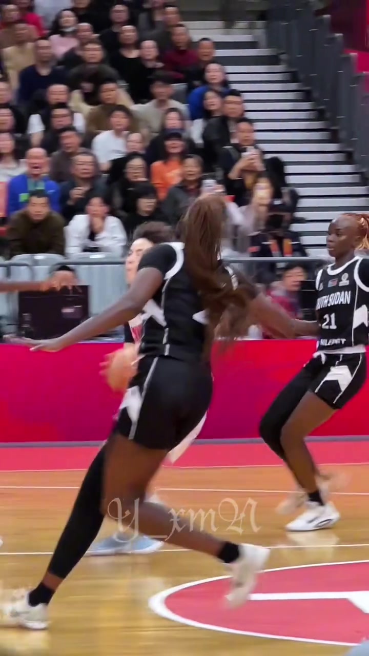 [视频]杨队快攻小抛投美如“画”！