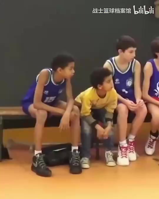 【今日高能剪辑】为篮球而生！9岁接近1米8的文班同年龄段降维打❕击！