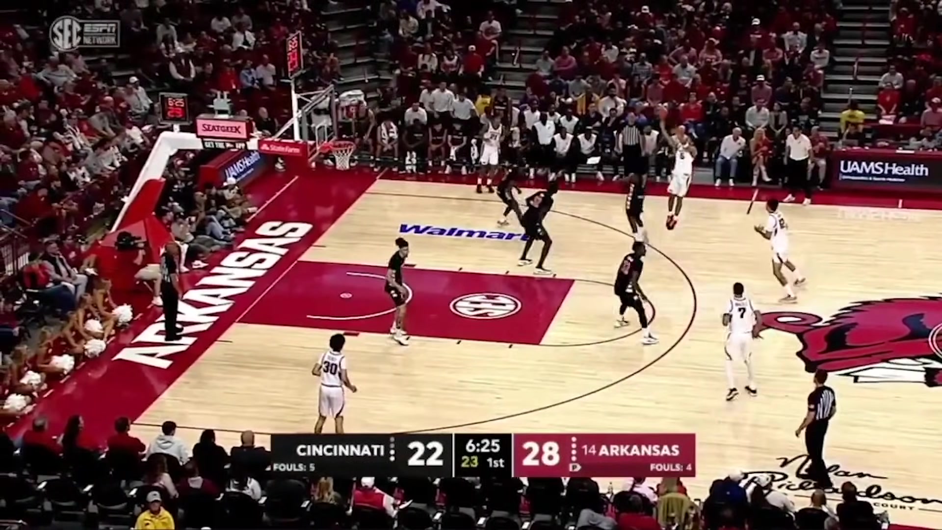 小达里厄斯·阿卡夫集锦！场均22.9分3.2板6.5助，模版马布里