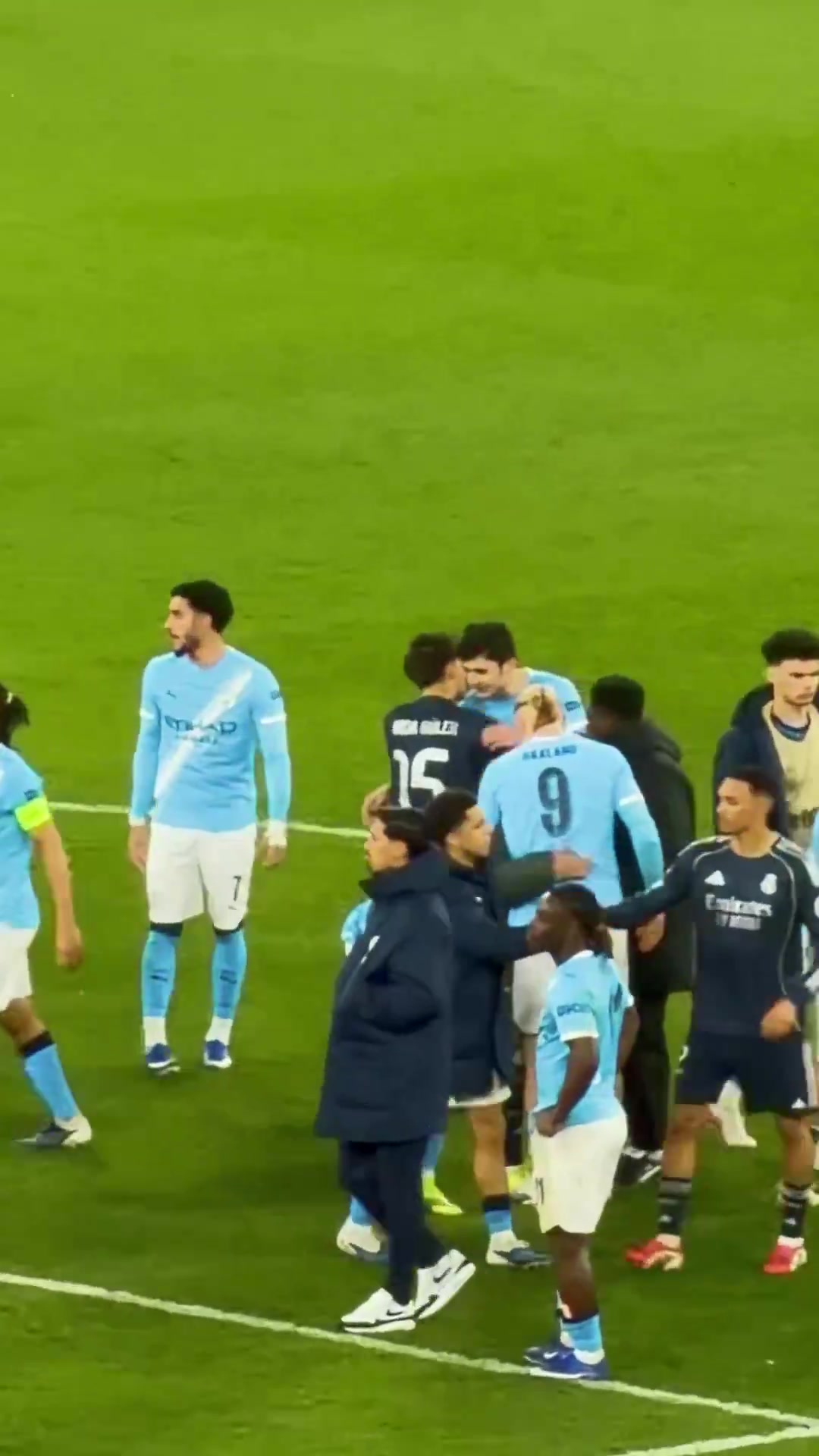 [技术集锦]实拍：胡桑诺夫与居莱尔见面他们用哪种语言交流……